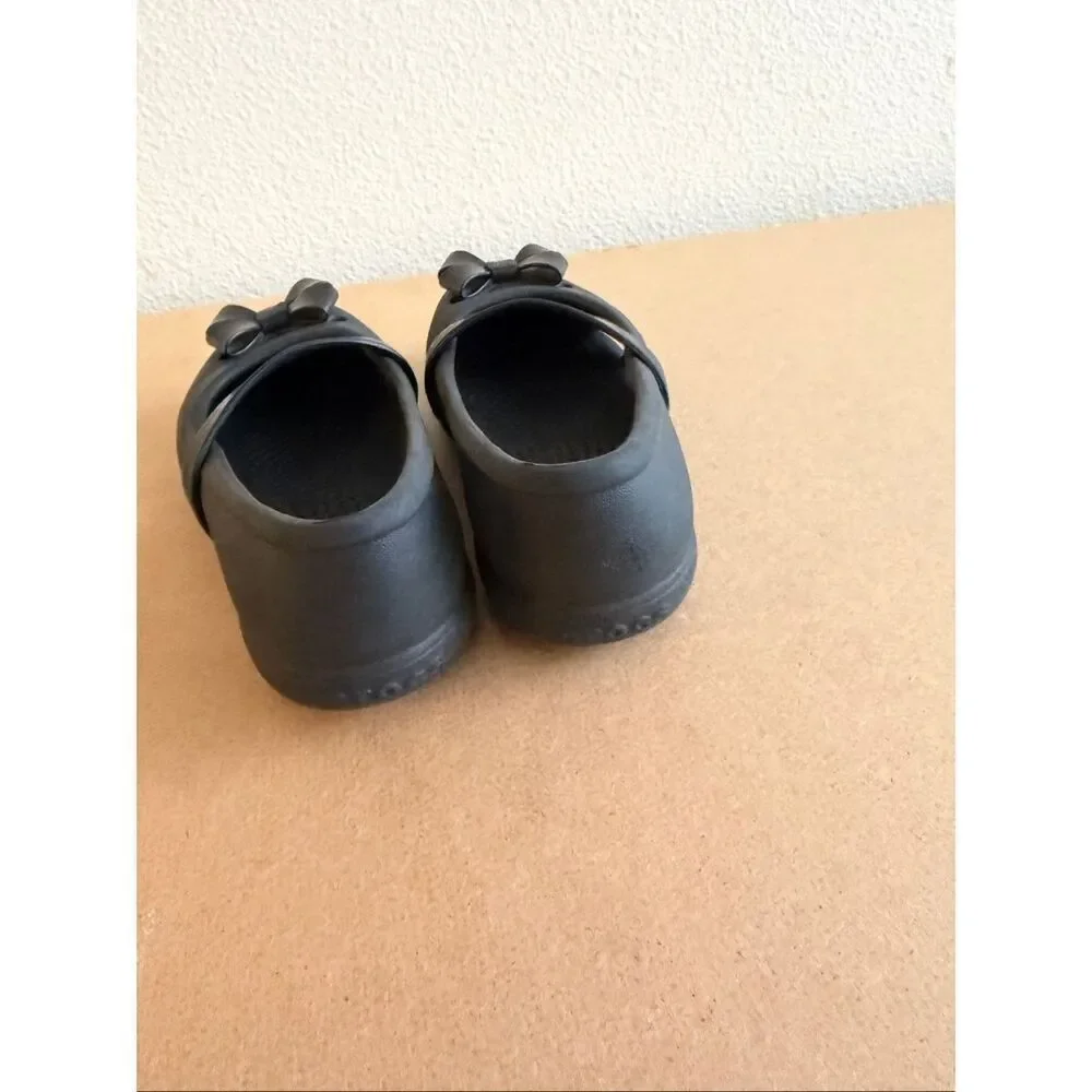 CROCS very good